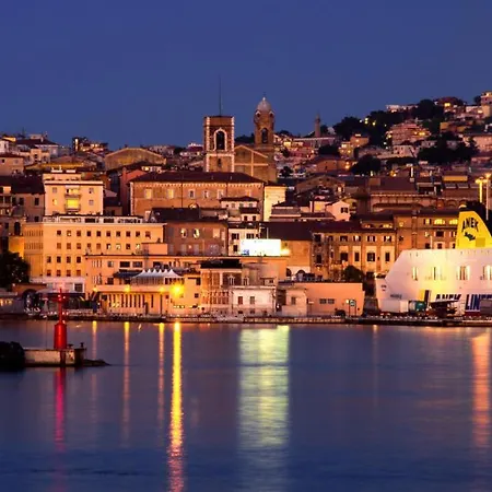 Il Balcone Sul Corso * אנקונה